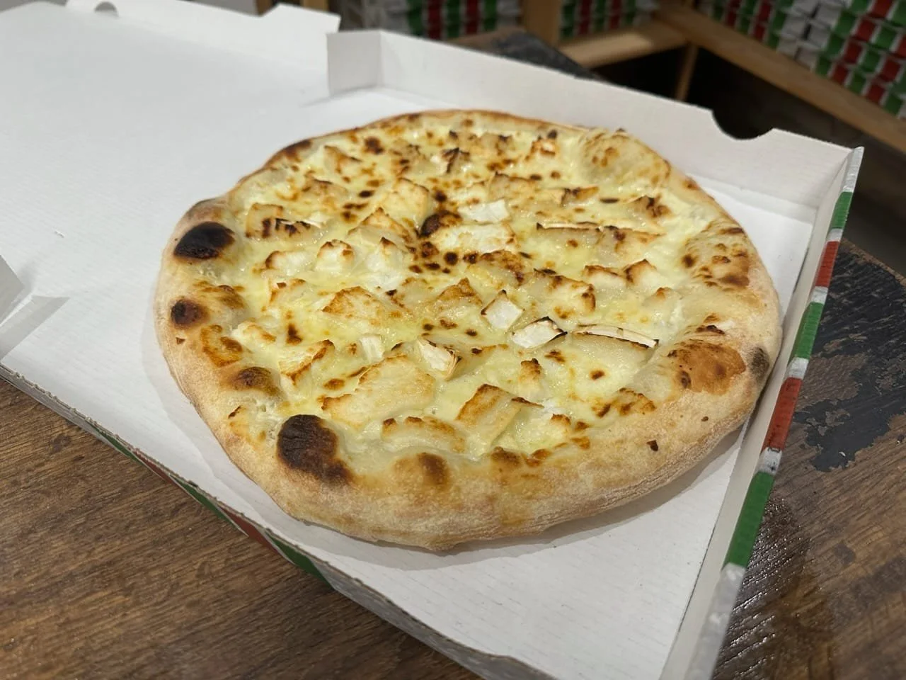 Pizza Chèvre-Miel produits locaux - Yol'O Pizza Ardennes
